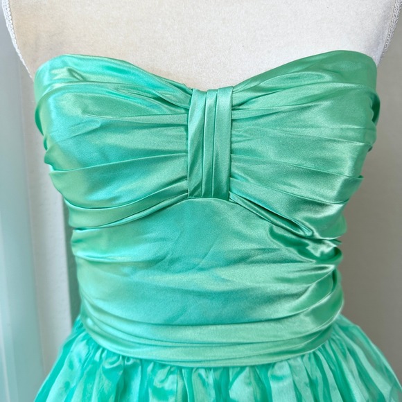 Vintage Betsey Johnson Silk Strapless Mini Dress 6 Green Silk Party Cocktail Y2K - Picture 9 of 13